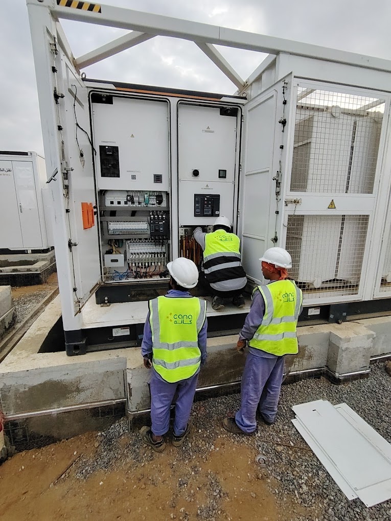 LV CABLE TERMINATION WORKS IN A 500 MW / 2,000 MWH BATTERY ENERGY STORAGE SYSTEM.